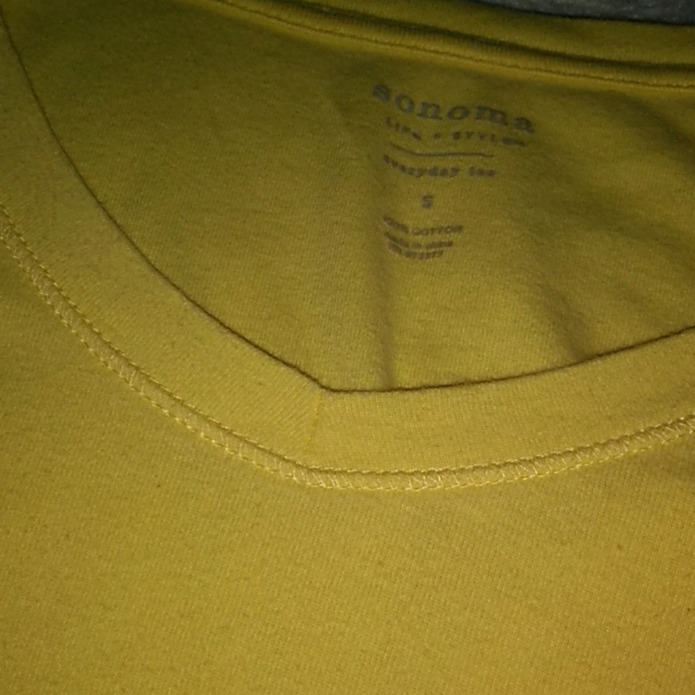 yellow t-shirt - Picture 2 of 2
